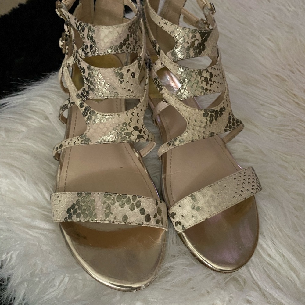 Vince Camuto flat sandals rose gold snake print